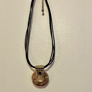 Chico’s hammered metal big pendant 3 strand black leather